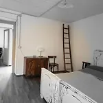 شقة Coccodrilla Varallese